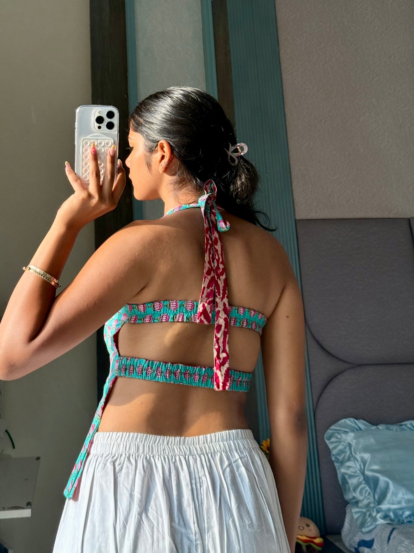 TWO-IN-ONE REVERSIBLE TOP