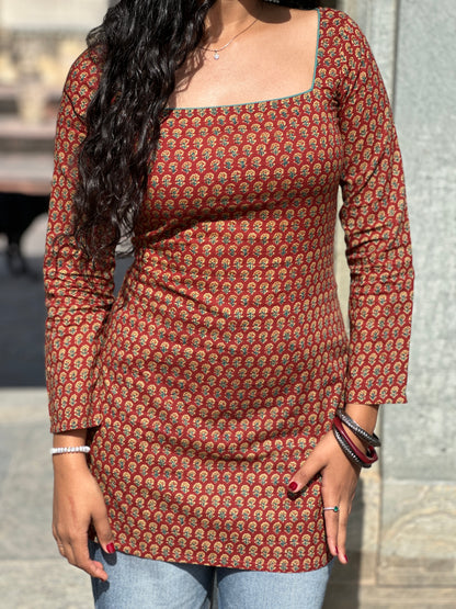 RUBY SQUARE NECK KURTI