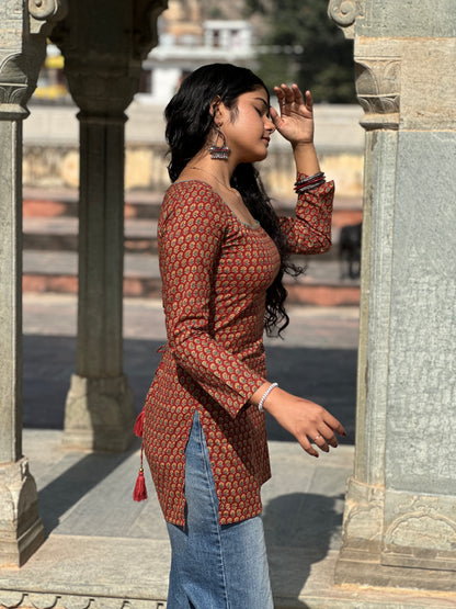 RUBY SQUARE NECK KURTI